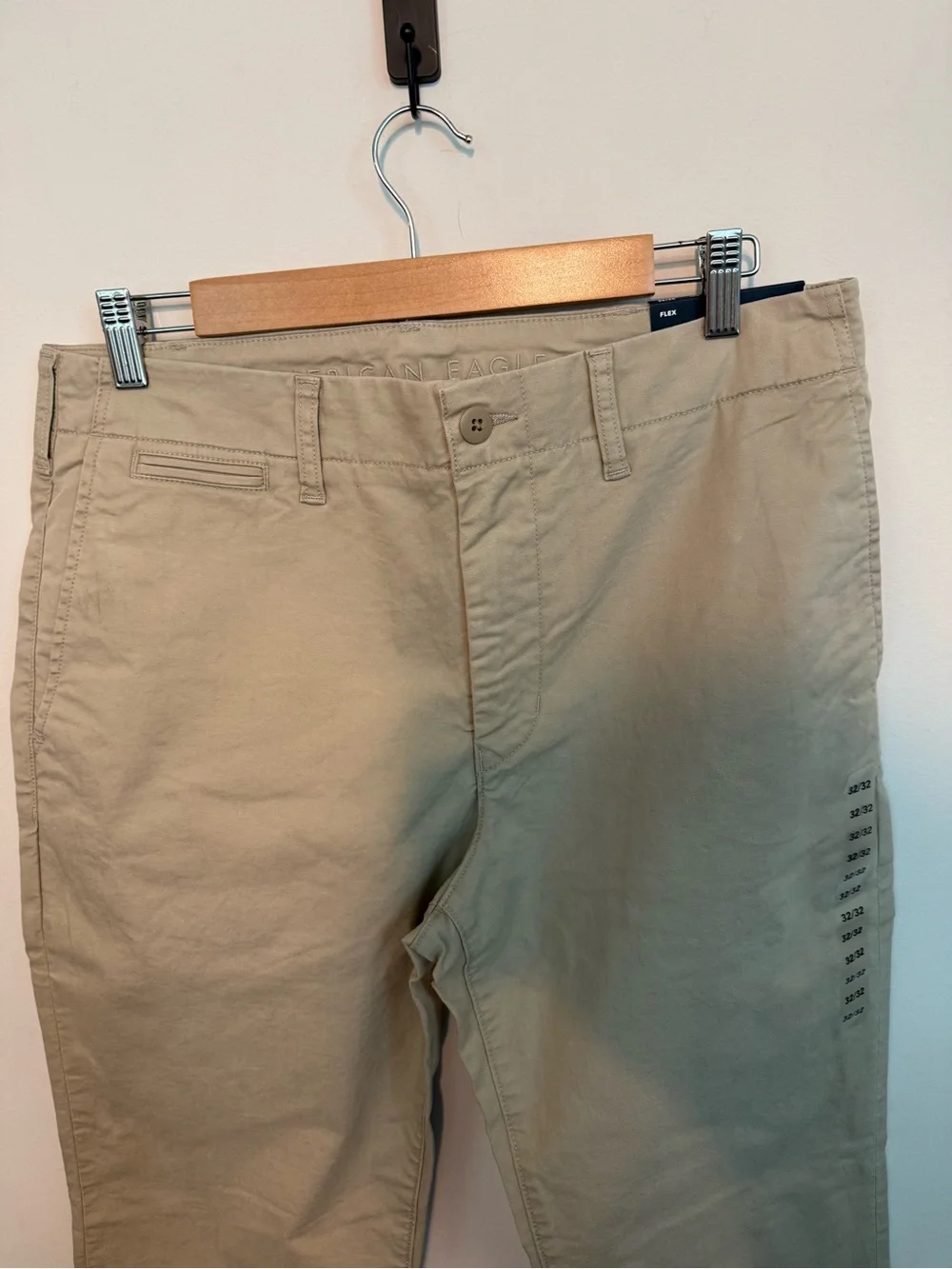 American Eagle Slim Straight Lived-In Khakis 32/32